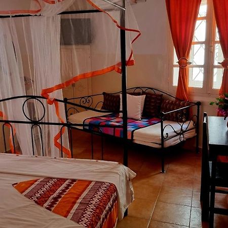 مبيت وإفطار Gorée Chez Coumbis المظهر الخارجي الصورة