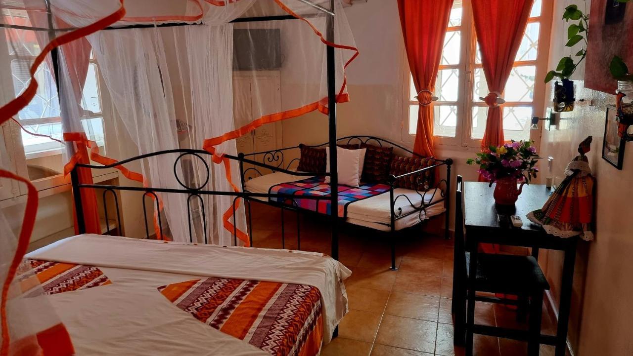 مبيت وإفطار Gorée Chez Coumbis المظهر الخارجي الصورة